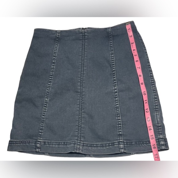 Free People Westminster Blue Gray Denim Mini Skirt Size 10 EUC - Picture 5 of 11